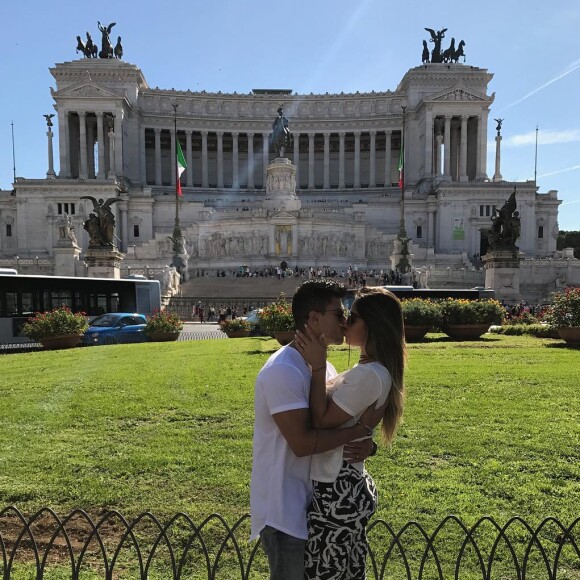 Na Piazza Venezia, Mayra Cardi se declarou para Arthur Aguiar: 'Que o amor sempre supere todos os outros sentimentos e momentos'