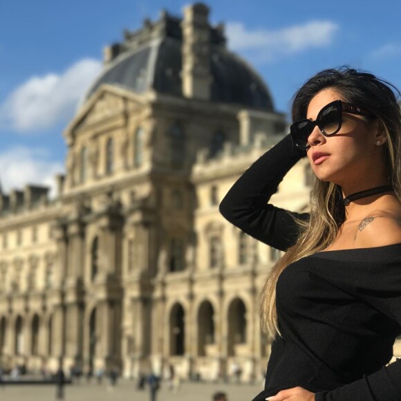 'Eu vim algumas vezes a Paris, e cada uma delas é como se fosse uma outra Paris... A cidade continua a mesma mas eu, não', disse Mayra Cardi