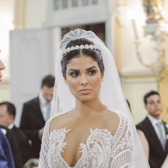 Ex-BBB Munik Nunes casou com empresário Anderson Felício em Fortaleza usando um vestido de R$ 40 mil
