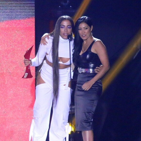 Anitta conquistou também a categoria de Música Chiclete por 'Loka', parceria com a dupla Simone e Simaria