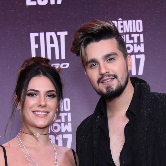 Luan Santana e Jade Magahães reataram o namoro no final do ano passado