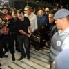 Familiares e amigos se despedem de Jair Rodrigues no velório em São Paulo
