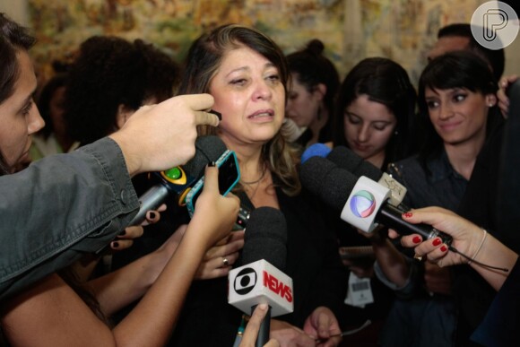 Familiares e amigos se despedem de Jair Rodrigues no velório em São Paulo