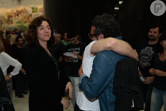 Marisa Orth, Da Lua e Wilson Simoninha se despedem de Jair Rodrigues, no velório do cantor, em São Paulo