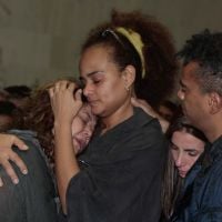 Familiares e amigos se despedem de Jair Rodrigues no velório, em São Paulo