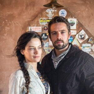 Caso Clara (Bianca Bin) e Renato (Rafael Cardoso) decidam ficar juntos na novela 'O Outro Lado do Paraíso', o relacionamento entre uma canceriana e um taurino seria marcado pela calma e compreensão, mas os dois teriam que tomar cuidado com o ciúmes de ambos