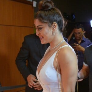 'Muito feliz com a pré-estreia aqui em Recife! Que energia maravilhosa', disse Juliana Paes