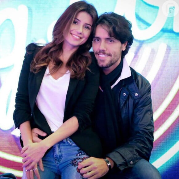 Paula Fernandes namora o tenor Thiago Arancam, de quem já ganhou uma música