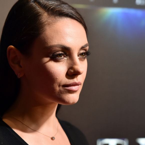 'Minha filha toma vinho desde que ela nasceu. Na sexta de manhã, ela acorda e fala: 'Posso tomar vinho!'', disse Mila Kunis