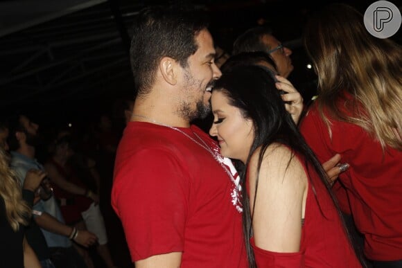 Maraisa e Wendell Vieira apareceram com alianças após dois meses de namoro