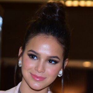 Bruna Marquezine cortou frango e carne da sua alimentação