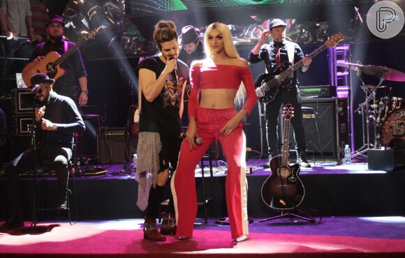 Luan Santana dançou com Pabllo Vittar no palco do 'Altas Horas'