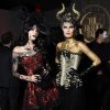 Dois dias antes, as modelos Vlada Roslyakova e Alla Kostromichova atrairam olhares com seus looks elaborados ao participarem de uma festa de Halloween no Spring Place, em Nova York, em 26 de outubro de 2017