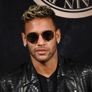 Neymar já trocou elogios com a cantora Demi Lovato nas redes sociais