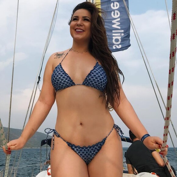 Ex-BBB Maria Cláudia esclareceu que não passou por nova intervenção estética
