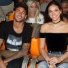 Os fãs zoaram Bruna Marquezine por retirar a curtida da foto de Neymar no Instagram