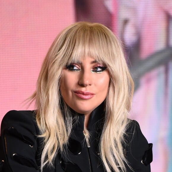 Lady Gaga cancelou sua apresentação no Rock in Rio e foi substituída pela banda Maroon 5, no show que aconteceria no Palco Mundo. Dias depois, ela anunciou que a turnê na Europa, o 'Joanne World Tour', seria adiada devido à sua luta com a fibromialgia