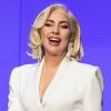 Lady Gaga luta contra a fibromialgia, uma desordem que causa grande dor física e fadiga
