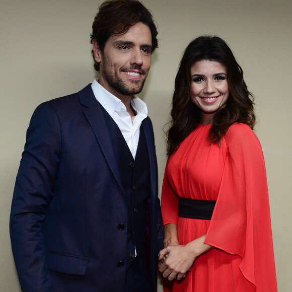 O namoro de Paula Fernandes e Thiago Arancam chegou ao fim por causa da ex-mulher do tenor