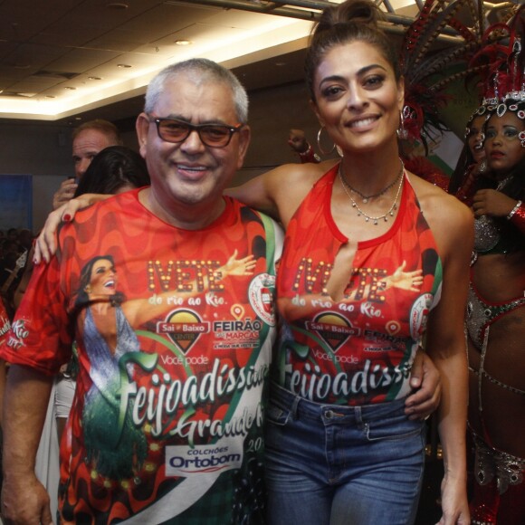 Juliana Paes foi convidada pelo presidente da escola, Jader, para ser a rainha de bateria