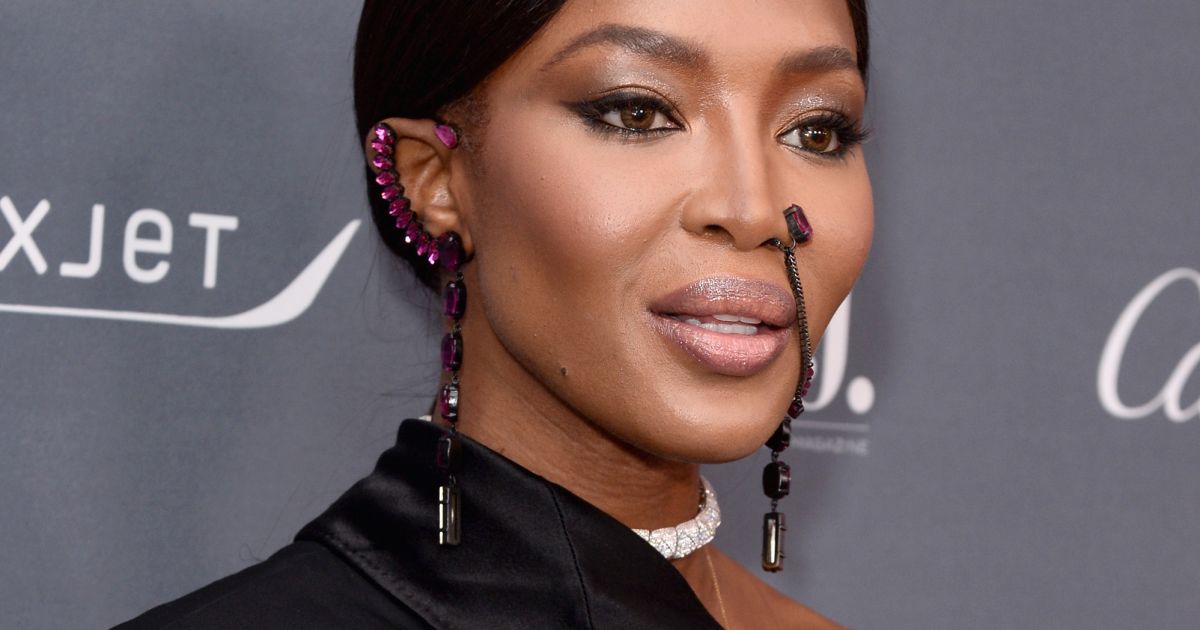 O Piercing Usado Pela Modelo Naomi Campbell Na Premiação Se Conectava Ao Brinco Do Lado Esquerdo 9862