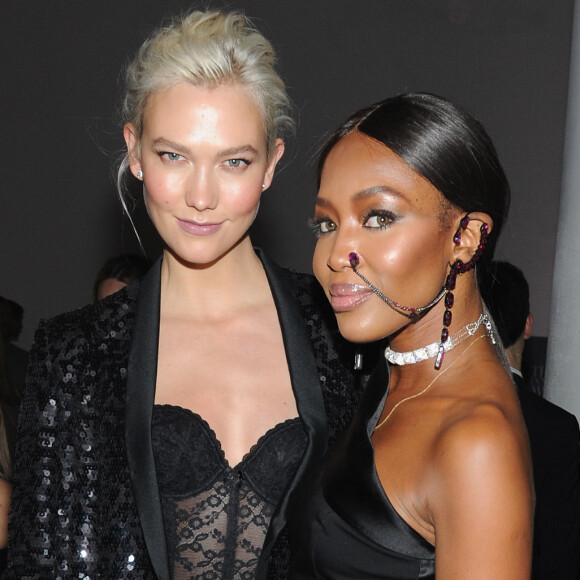 Naomi Campbell posou ao lado da modelo Karlie Kloss no Prêmio Inovadores 2017, promovido pelo Wall Street Journal, no MOMA, em Nova York, na noite desta quarta-feira 1º de novembro de 2017