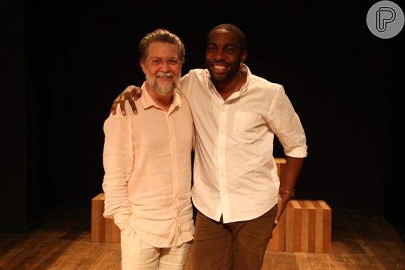 Lázaro Ramos estreou a peça 'O Jornal' no Teatro Poeira, em Botafogo, Zona Sul do Rio de Janeiro, nesta quarta-feira, 1 de novembro de 2017