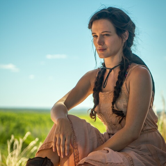 Clara (Bianca Bin) cairá na armação da sogra em 'O Outro Lado do Paraíso'