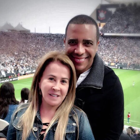 Zilu Camargo assiste ao jogo do Corinthians com o namorado, Marco Antonio Teles, em 5 de novembro de 2017