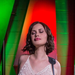 A atriz e cantora Mayana Moura descobriu, há pouco mais de 1 ano, sofrer de transtorno bipolar do tipo 1