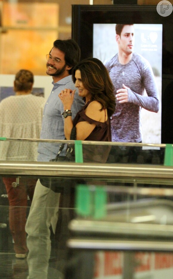 Fátima Bernardes e Túlio Gadêlha assumiram o namoro ao serem vistos de mãos dadas em um shopping do Rio, na quinta-feira, 2 de novembro de 2017