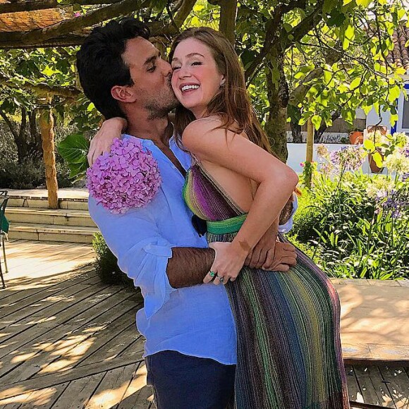 O casal também comemorou juntinho o aniversário de 22 anos de Marina Ruy Barbosa em Portugal