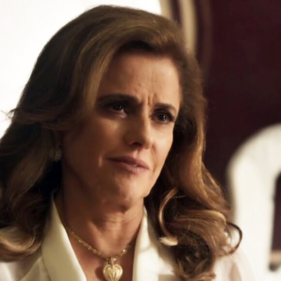 'Saia daqui. Ou boto fogo nesse barraco com você dentro. Velho nojento', ameaça Sophia (Marieta Severo) a Josafá (Lima Duarte), na novela 'O Outro Lado do Paraíso'