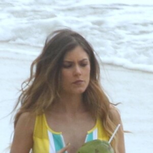 'Engordei dez quilos e perdi minhas roupas. Mas o emagrecimento após o parto foi natural, pois venho mantendo uma dieta equilibrada e bebendo muita água', contou Bruna Hamú