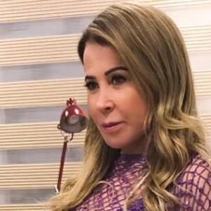 Zilu Camargo faz procedimento estético no bumbum e mostra em suas redes sociais