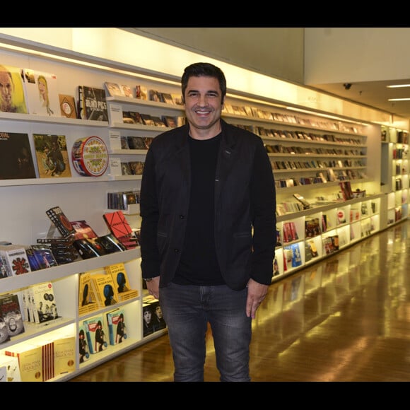 Eliana o noivo, Adriano Ricco, e mais famosos prestigiam noite de autógrafos do livro 'Biografia da Televisão Brasileira' de Flavio Ricco e José Armando Vanucci, no shopping Iguatemi, em São Paulo, na noite desta terça-feira, 7 de novembro de 2017