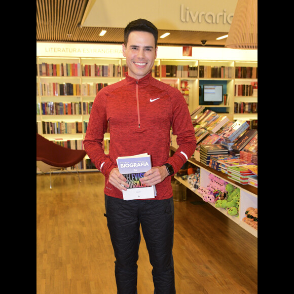 Eliana o noivo, Adriano Ricco, e mais famosos prestigiam noite de autógrafos do livro 'Biografia da Televisão Brasileira' de Flavio Ricco e José Armando Vanucci, no shopping Iguatemi, em São Paulo, na noite desta terça-feira, 7 de novembro de 2017
