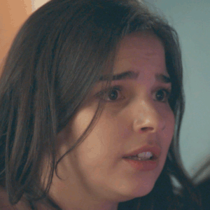 Na novela 'Malhação', Lica (Manoela Aliperti) ficará arrasada após o rompimento da amizade com Keyla (Gabriela Medvedovski)