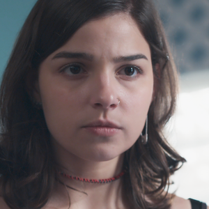 Na novela 'Malhação', abalada com a traição de Lica (Manoela Aliperti) e o abandono de Deco (Pablo Morais), Keyla (Gabriela Medvedovski) morará um tempo com a avó