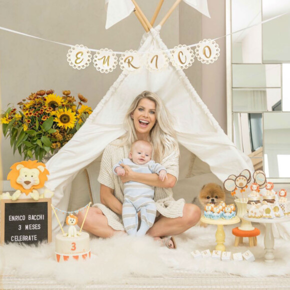 Karina Bacchi organizou uma festa íntima para celebrar o mêsversário de 3 meses do filho, Enrico