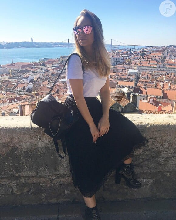 Carla Diaz curtiu as férias após a novela em Portugal