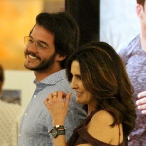 Fátima Bernardes e o namorado, Túlio Gadêlha, trocaram declarações de amor usando letras de música após passarem o fim de semana em casa de praia em Mangaratiba, Costa Verde do Rio