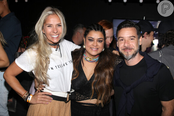 Preta Gil reuniu famosos como Adriane Galisteu e o marido, Alexandre Iódice, no lançamento do videoclipe de 'Vá Se Benzer', em São Paulo, na quinta-feira (9)