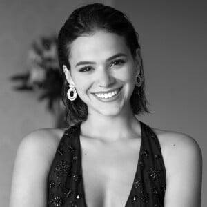 Bruna Marquezine criou mais de uma persona: 'Eu tenho alguns personagens que vou fazendo. Você já ouviu outras vozes. O olhinho é uma pessoa, o que mexe é outra'