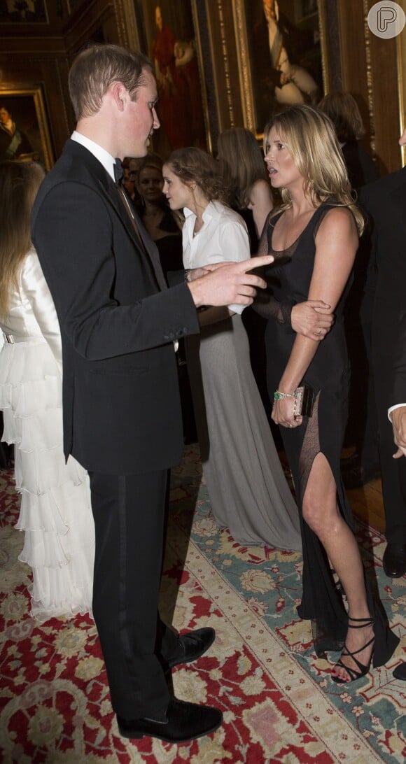 Príncipe William recebe Kate Moss e famosos em jantar beneficente na Inglaterra