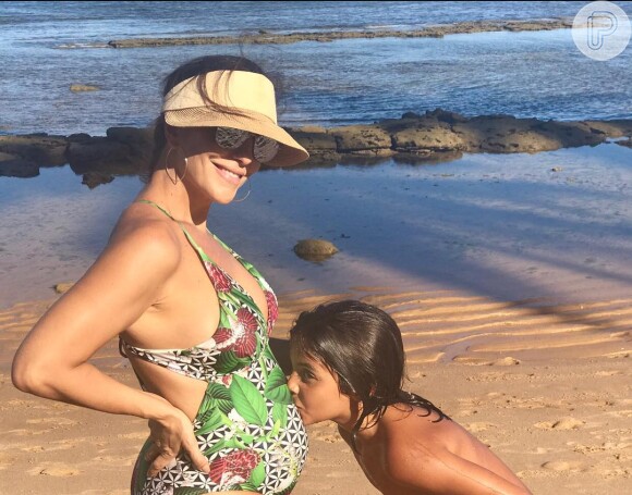 Anitta nega ter recusado comercial com Ivete Sangalo em postagem no Twitter