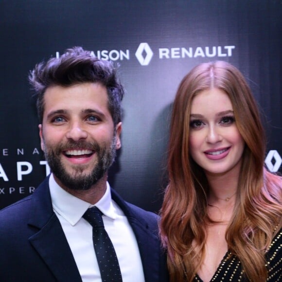 Bruno Gagliasso brincou com Marina Ruy Barbosa nos bastidores do GP do Brasil