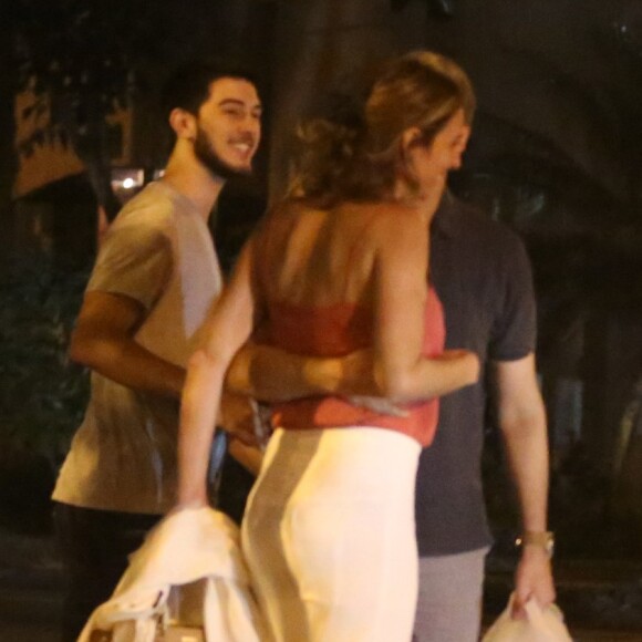 William Bonner e Natasha Dantas trocaram carinhos