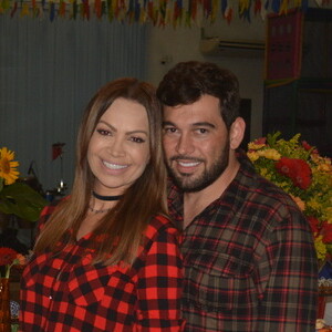 Solange Almeida e o marido, Leandro Andriani, vão festejar o casamento com micareta de três dias em Fortaleza, em dezembro