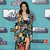A cantora Lana Del Rey apostou na tendência do floral com um longo Gucci, coleção outono 2017, no MTV EMAs (Europe Music Awards) 2017, realizado em Londres, na Inglaterra, neste domingo, 12 de novembro